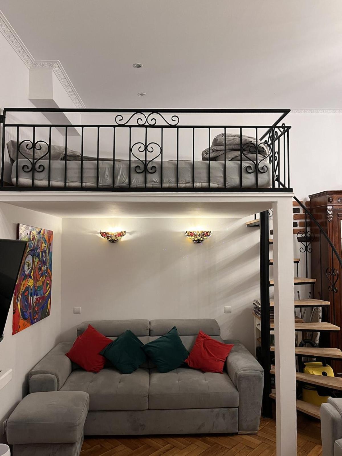 Charming Studio Apartment In The Heart Of The Jewish District! — Zdjęcia 2
